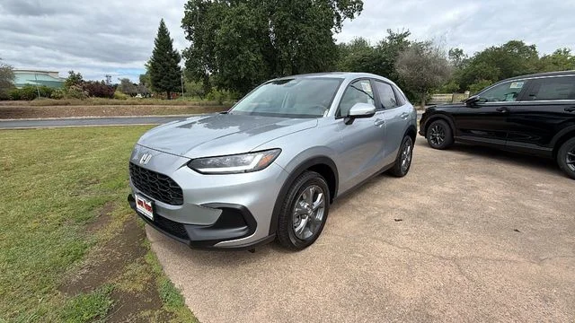 2027 Honda HR-V LX AWD's photo