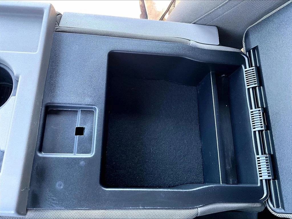 Used 2017 Black Ford XLT image 34