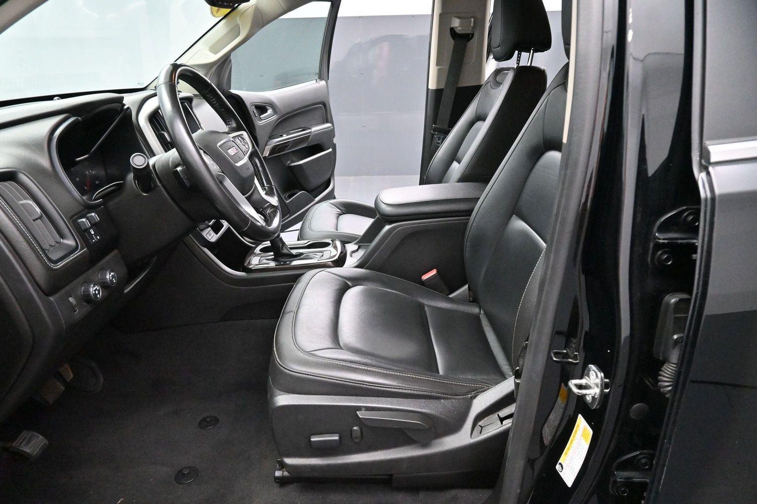Used 2019 Onyx Black GMC 4WD SLT image 13