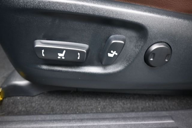 Used 2025 Blue Nissan SV image 31