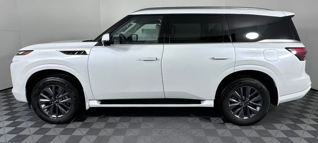 Certified Used 2026 White INFINITI PURE image 4