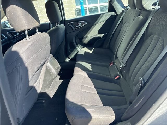 Used 2015 Silver Chrysler Limited image 30