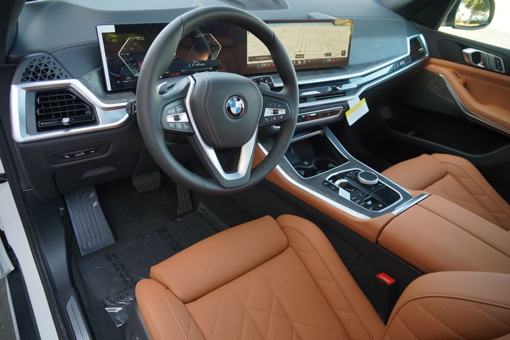 New 2026 Alpine White BMW sDrive40i image 11