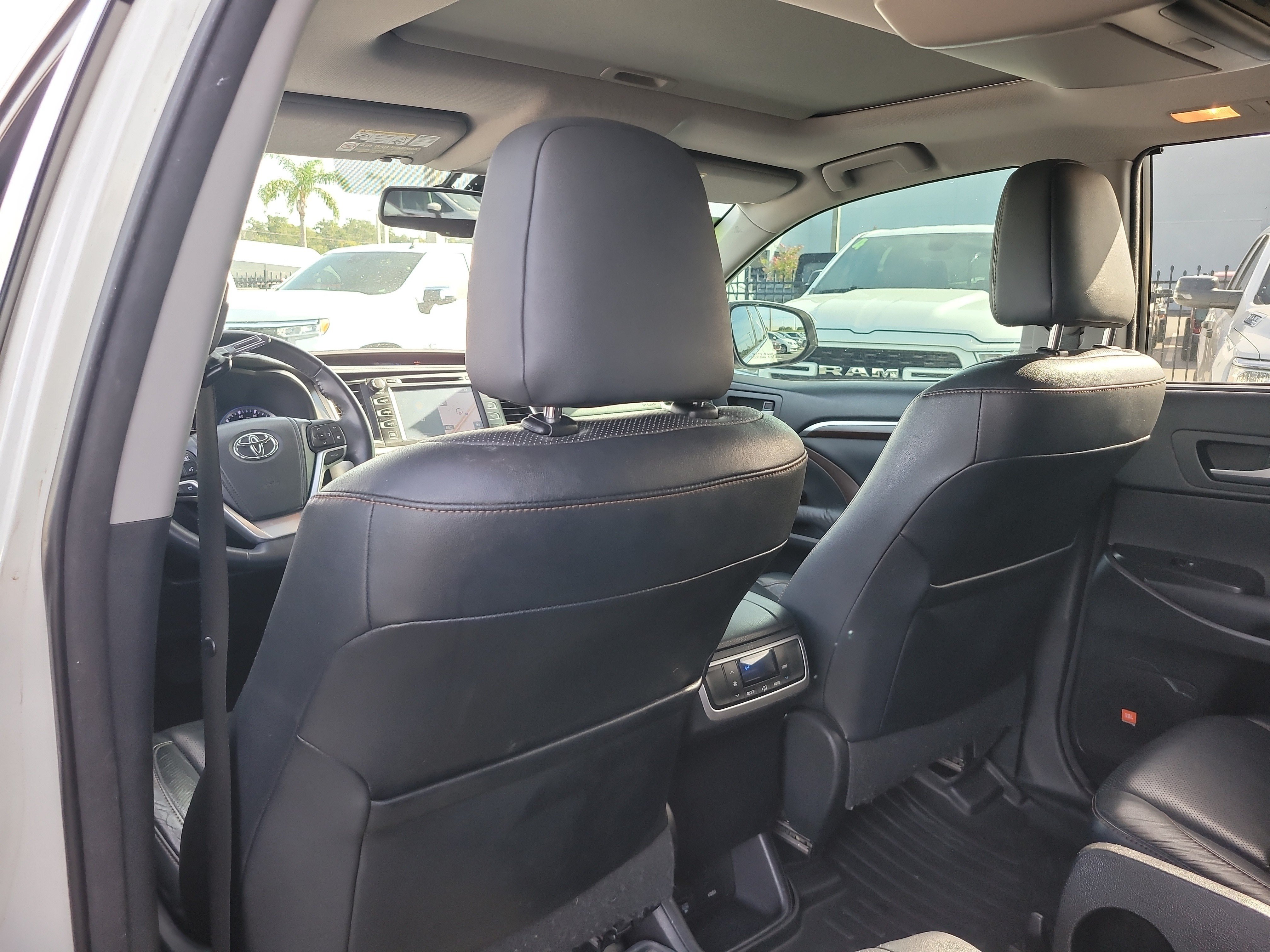 Used 2014 Blizzard Pearl Toyota Limited image 13