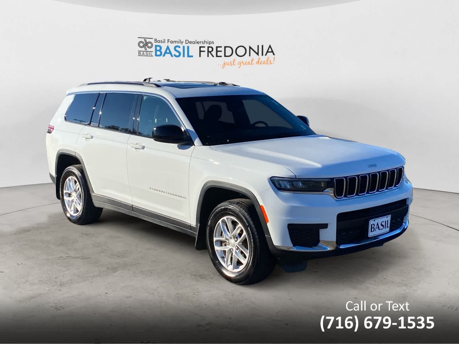 Used 2025 Bright White Clearcoat Jeep Laredo X image 11