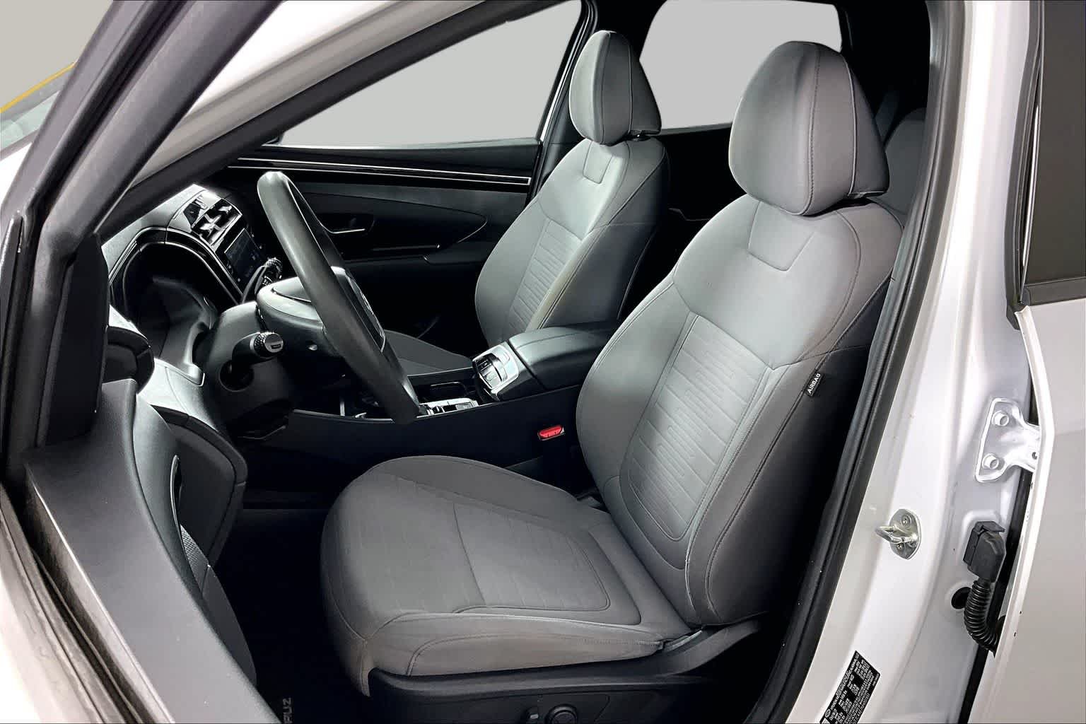 Used 2022 Ice White Hyundai SEL image 6