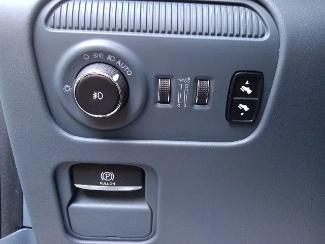 Certified Used 2022 White Jeep Series II image 17