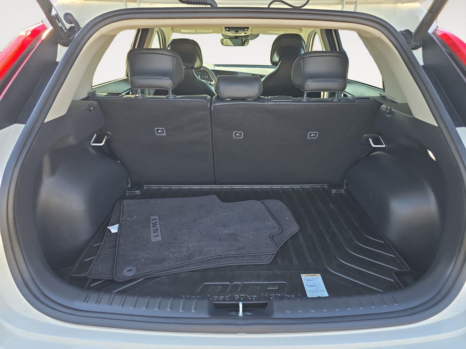 Used 2023 Snow White Pearl Kia SX Touring image 14