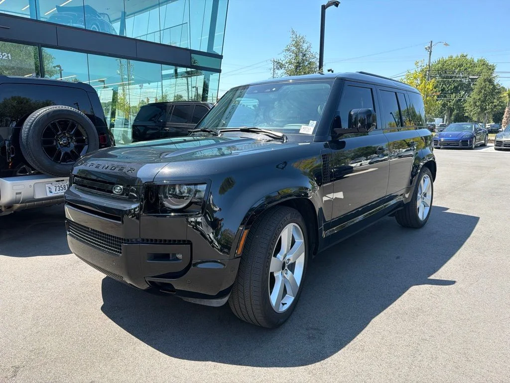 Used 2026 Black Land Rover X-Dynamic SE image 1