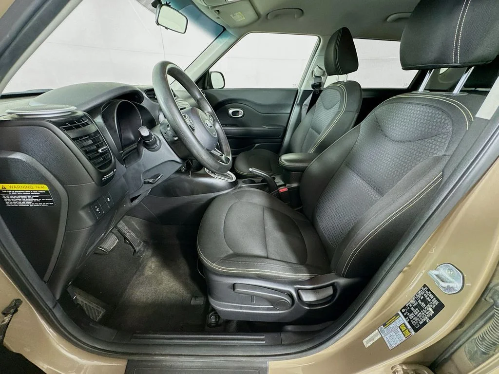 Used 2014 Brown Kia Plus image 22
