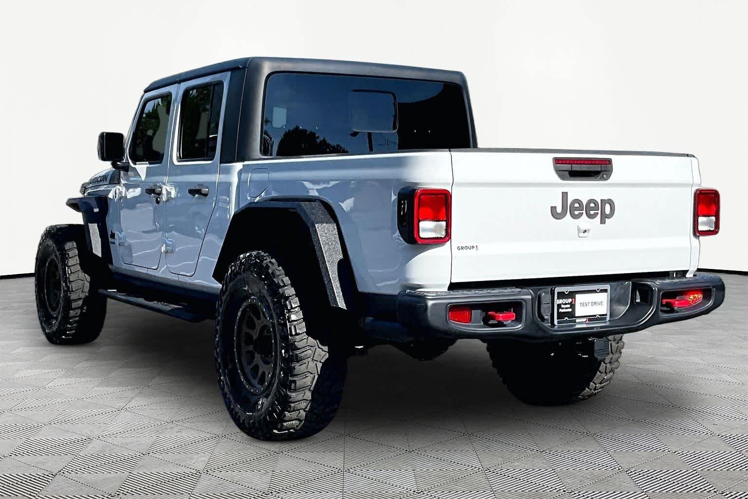 Used 2020 Bright White Clearcoat Jeep Rubicon image 12