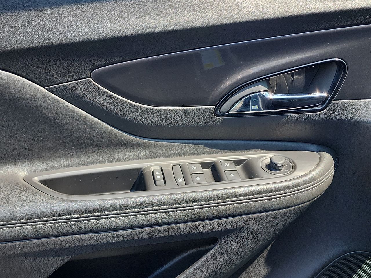Used 2020 Gray Buick Preferred image 13
