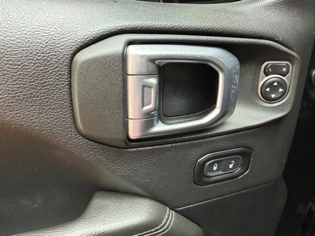 Used 2021 Black Jeep Unlimited Sahara Altitude image 19