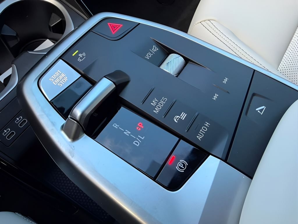 New 2026 Space Silver Metallic BMW xDrive28i image 19