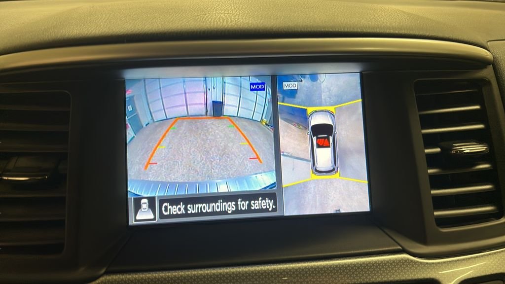 Used 2017 Blue Nissan SL image 25