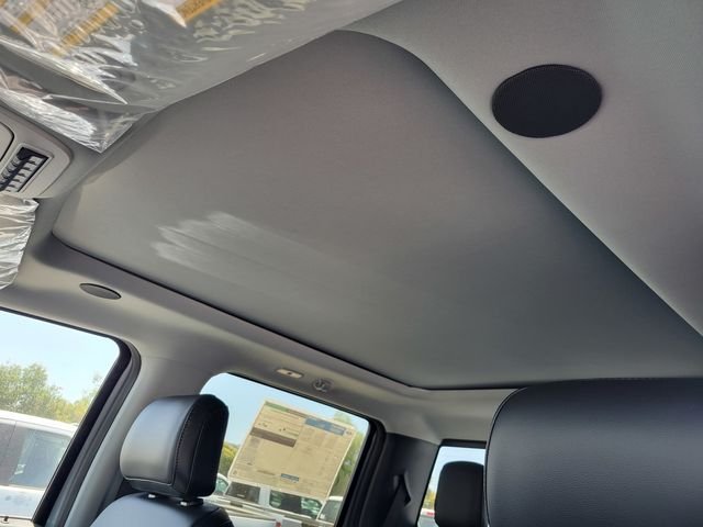 New 2025 Glacier Gray Metallic Tri-Coat Ford F-250® Lariat® image 36