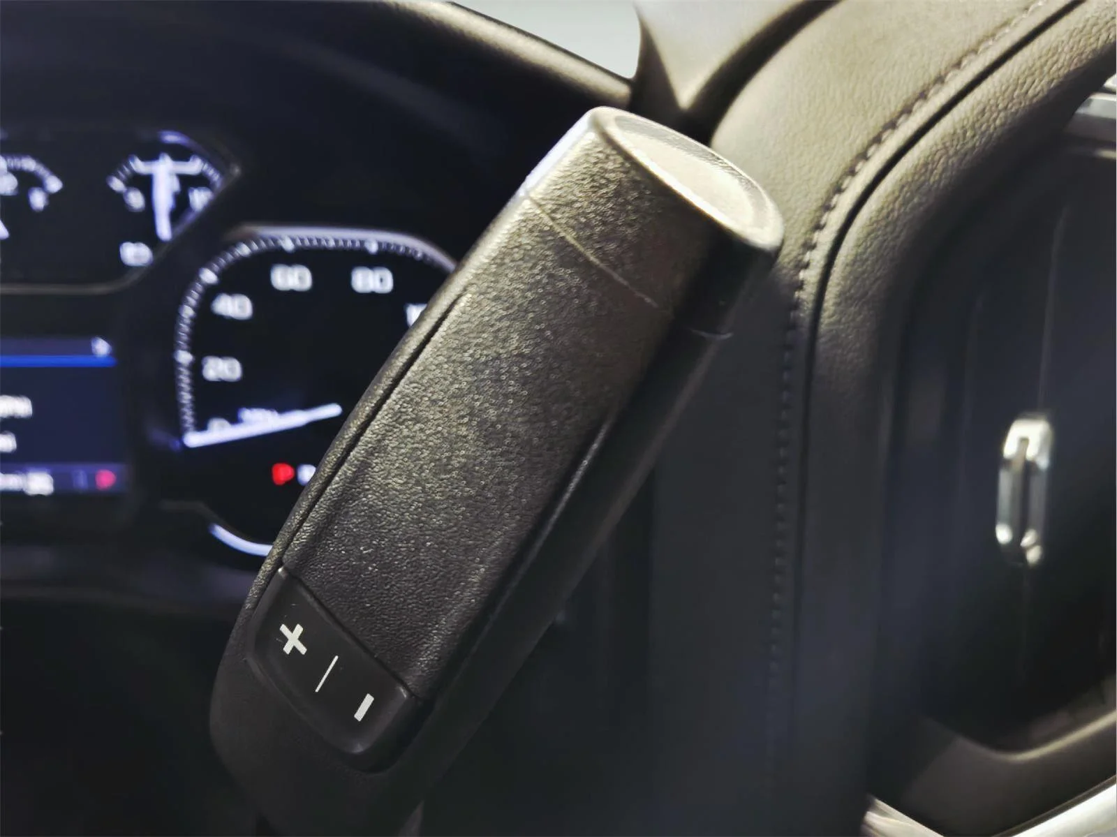 Used 2021 Summit White GMC Elevation image 33