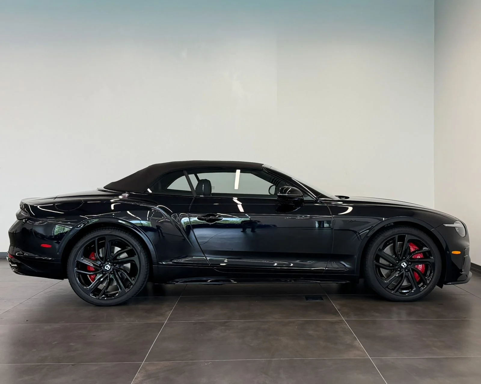 New 2026  Bentley V8 S image 5
