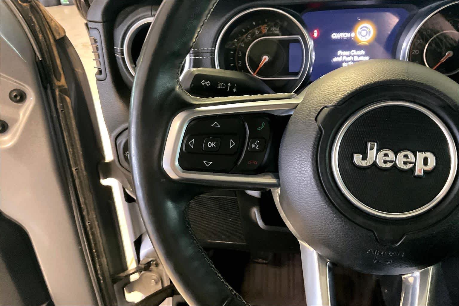 Used 2019 Billet Silver Metallic Clearcoat Jeep Sahara image 22
