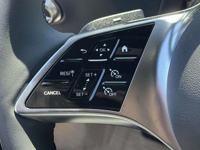 New 2026 White Mercedes-Benz GLC 300 image 22