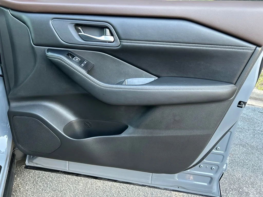 Used 2023 Gray Nissan SL image 30