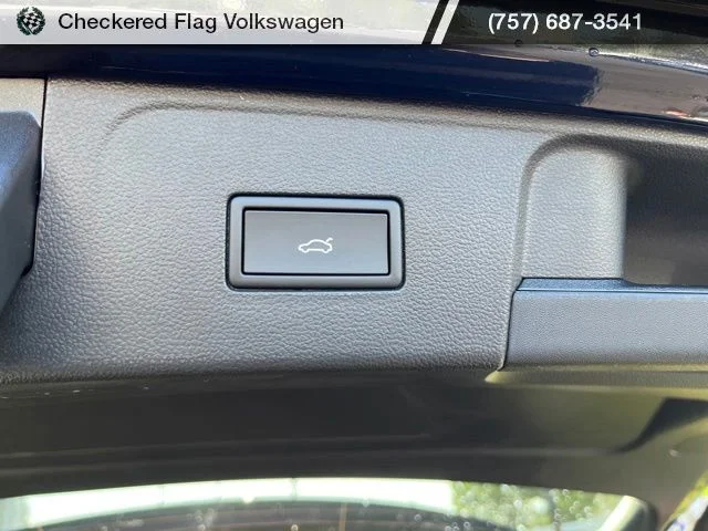 New 2026 Black Volkswagen 2.0T SE w/Technology image 15