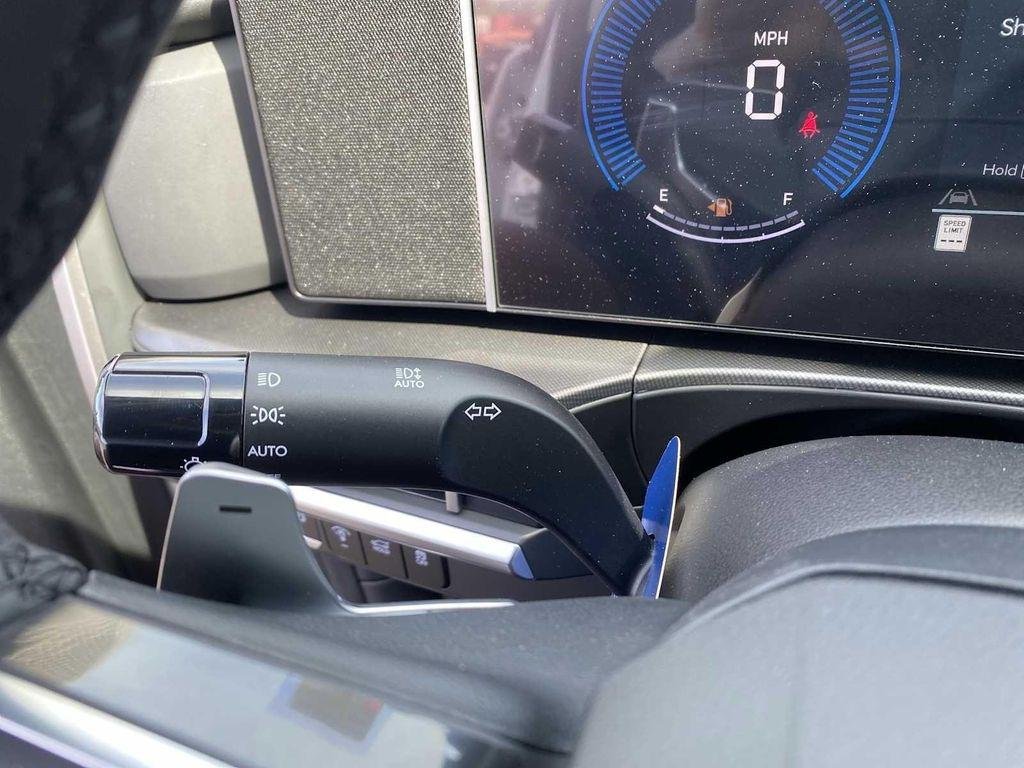 New 2026 White Hyundai SE FWD image 22