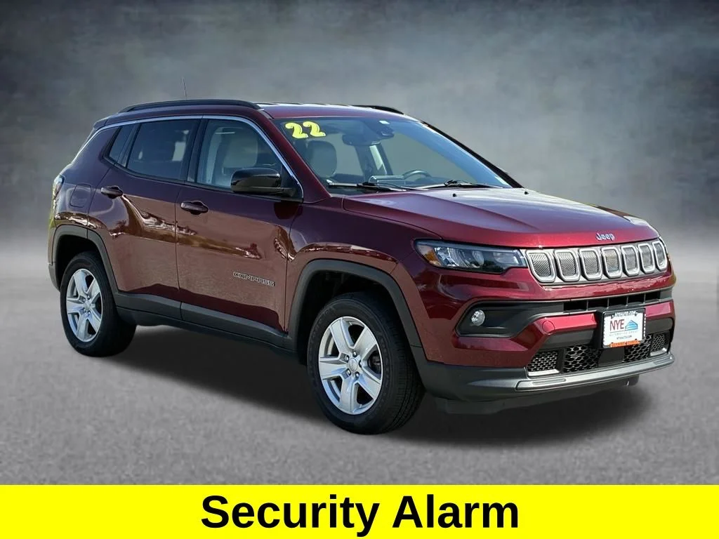 Used 2022 Red Jeep Latitude image 8