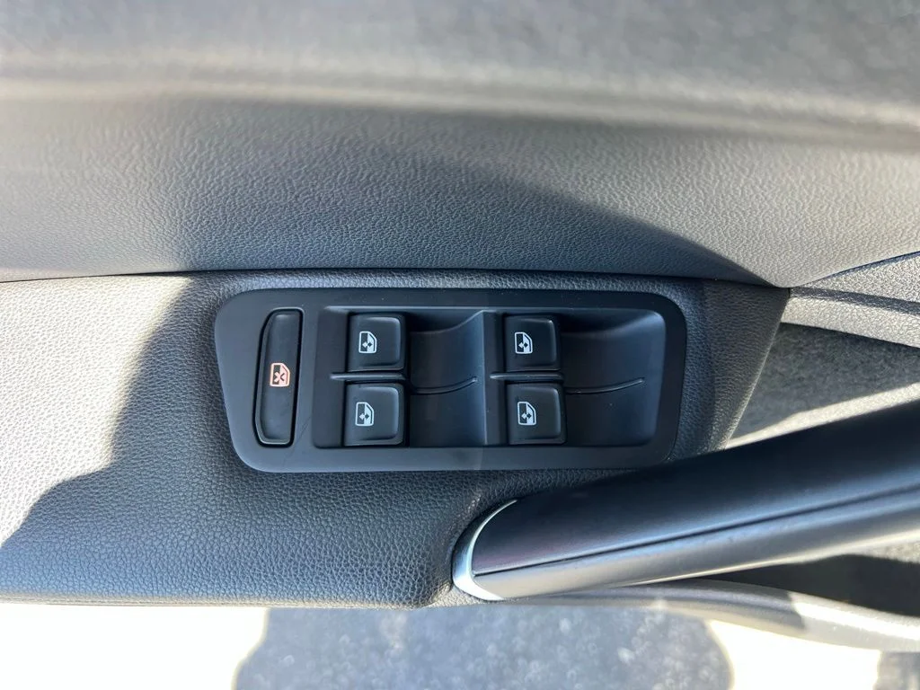 Used 2017 White Volkswagen S image 15