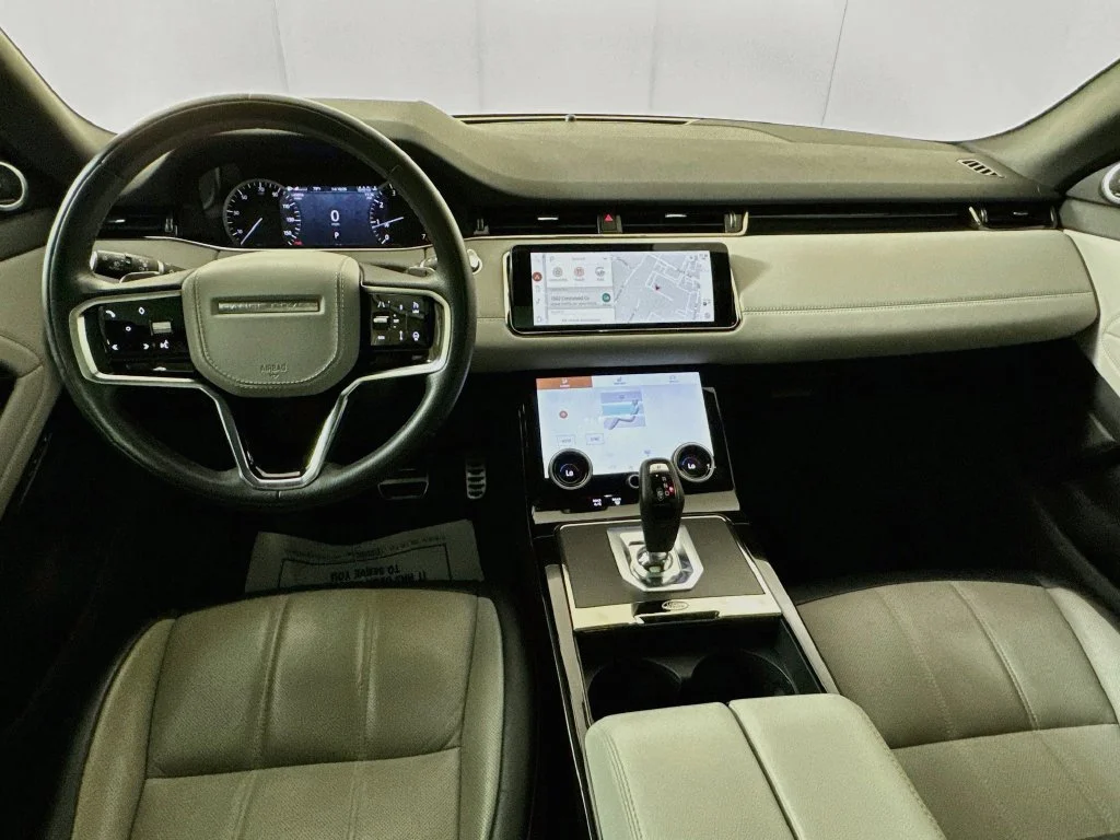 Used 2023 Gray Land Rover R-Dynamic SE image 28