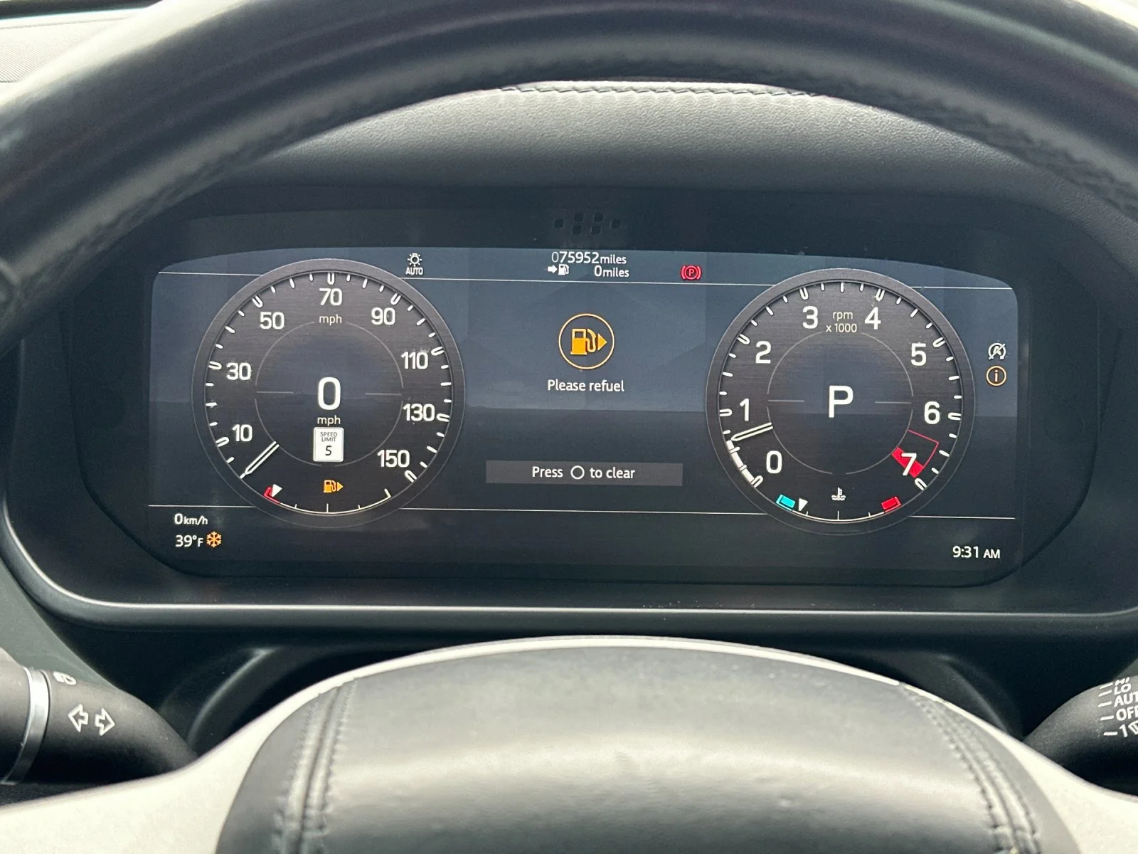 Used 2020  Land Rover  image 27