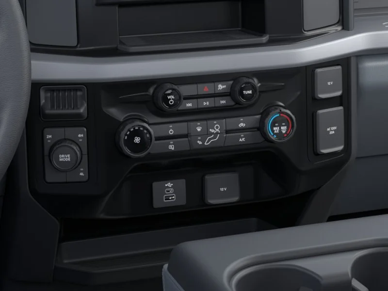 New 2025 Oxford White Ford F-550® XL image 32