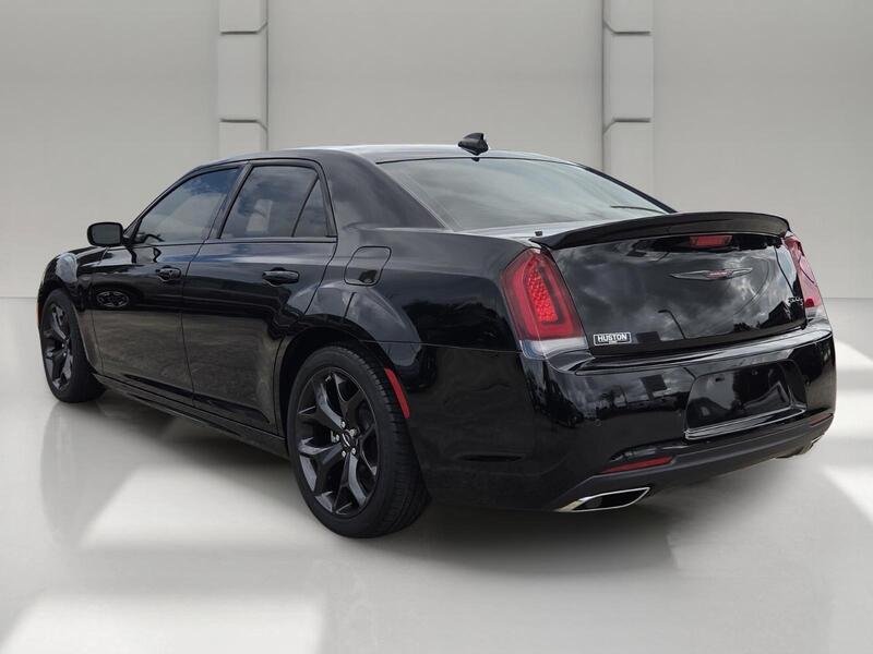 Used 2023 Gloss Black CHRYSLER 300S RWD image 3