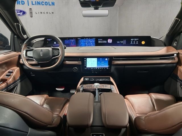 Used 2025 Black Lincoln Reserve image 2