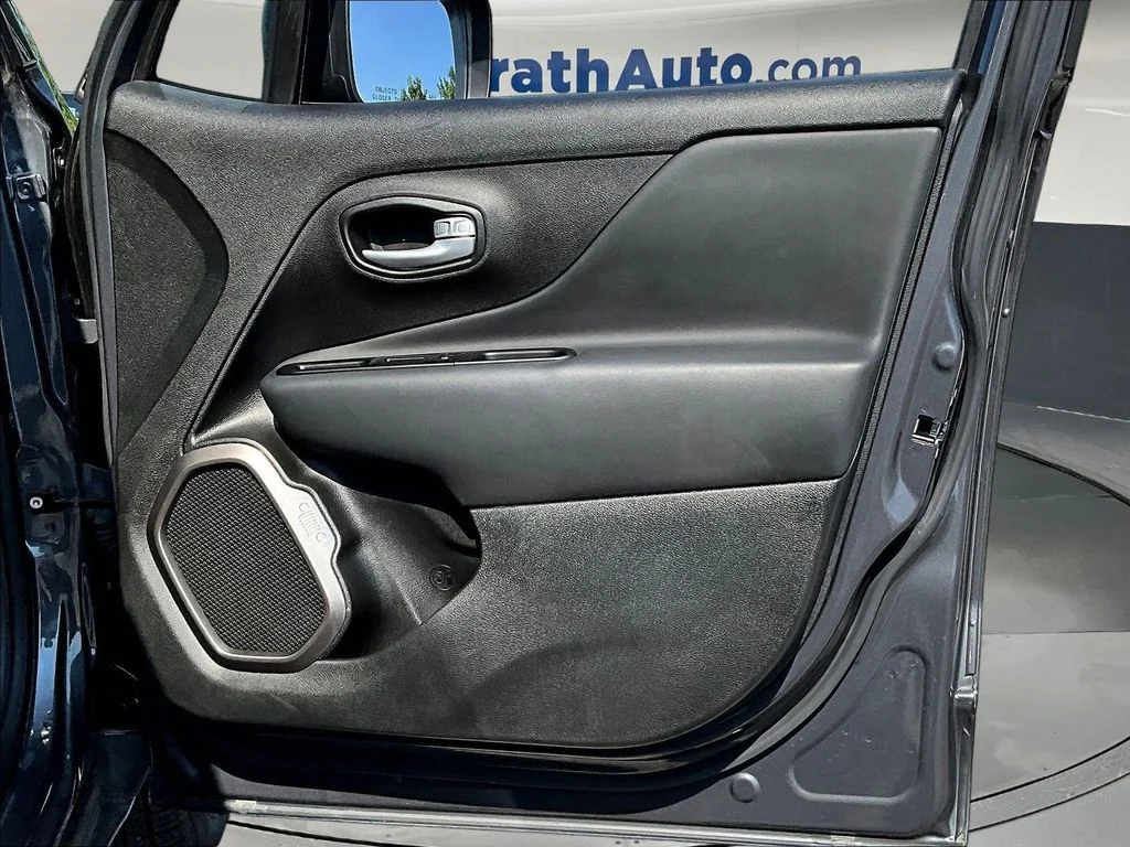 Used 2023 Gray Jeep Latitude image 29