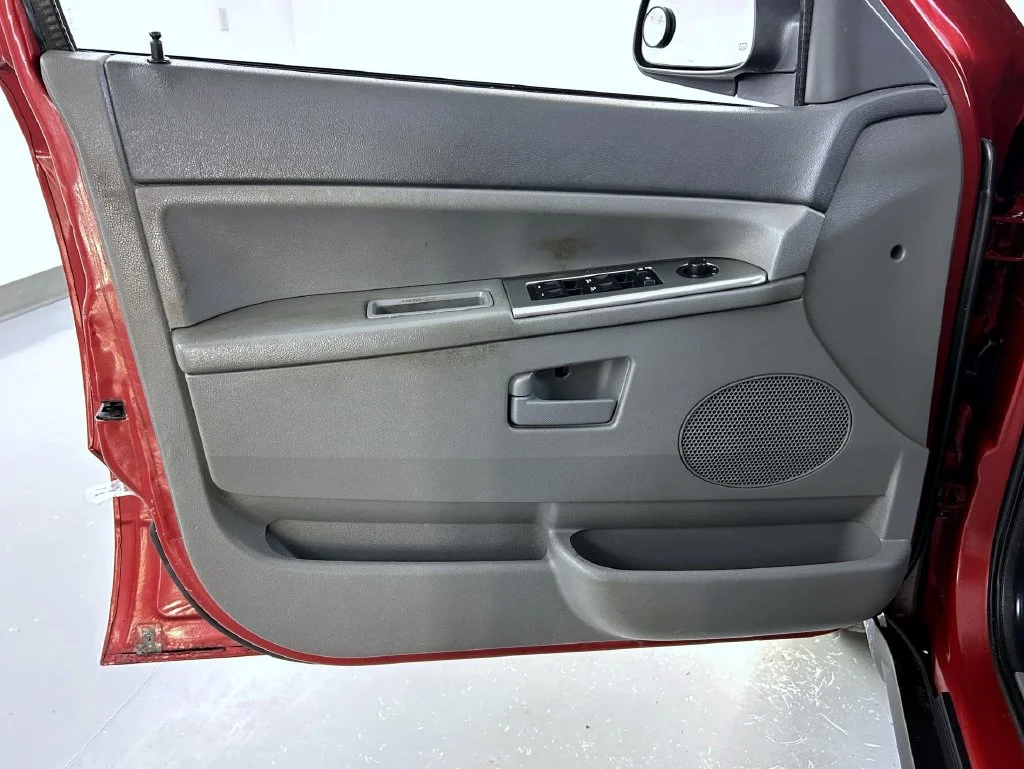 Certified Used 2006 Red Jeep Laredo image 9