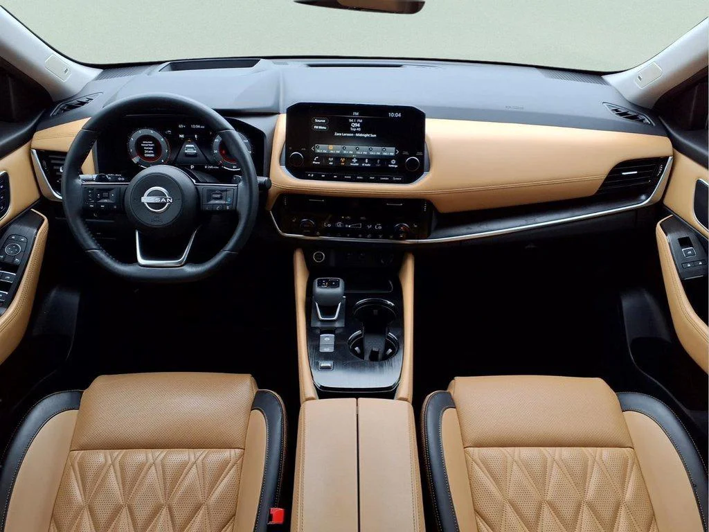 Used 2022 Champagne Silver Metallic Nissan Platinum FWD image 12