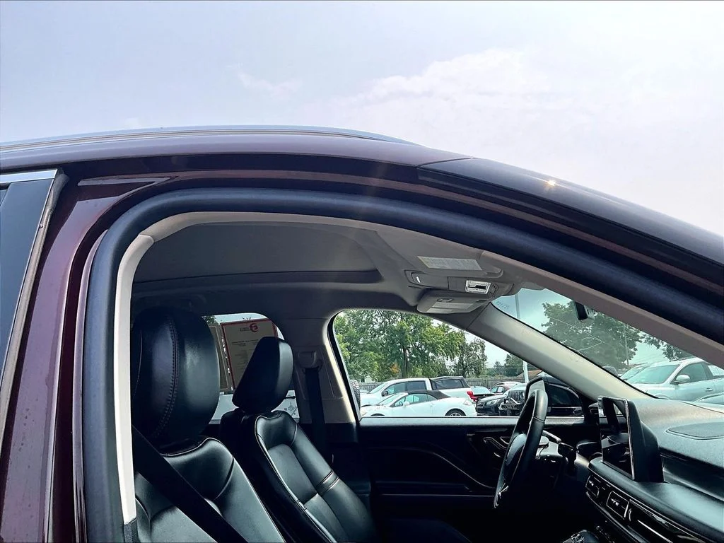 Used 2022 Red Lincoln Standard image 23