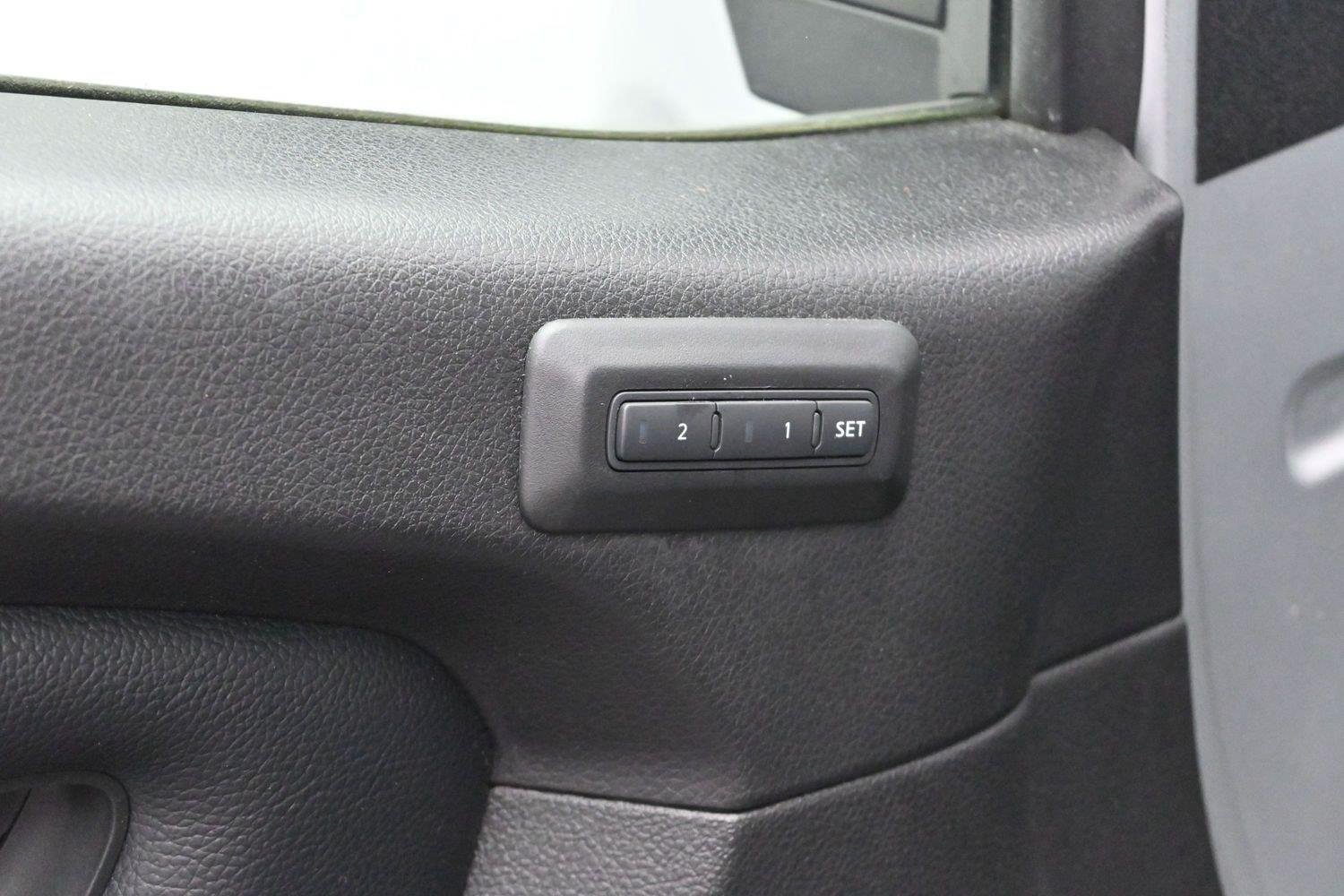 Used 2018 Brilliant Silver Nissan PRO-4X image 12