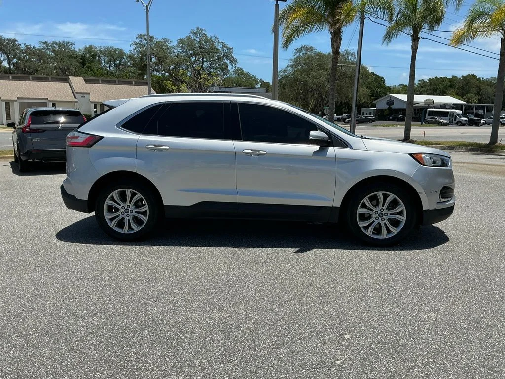 Used 2019 Silver Ford Titanium image 9