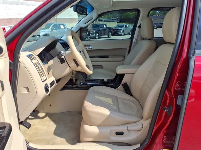 Used 2012  Ford Limited image 15