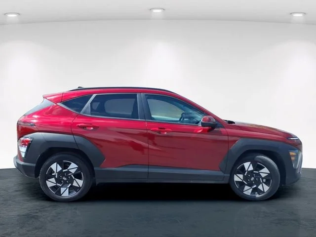 Used 2025 Red Hyundai SEL image 7