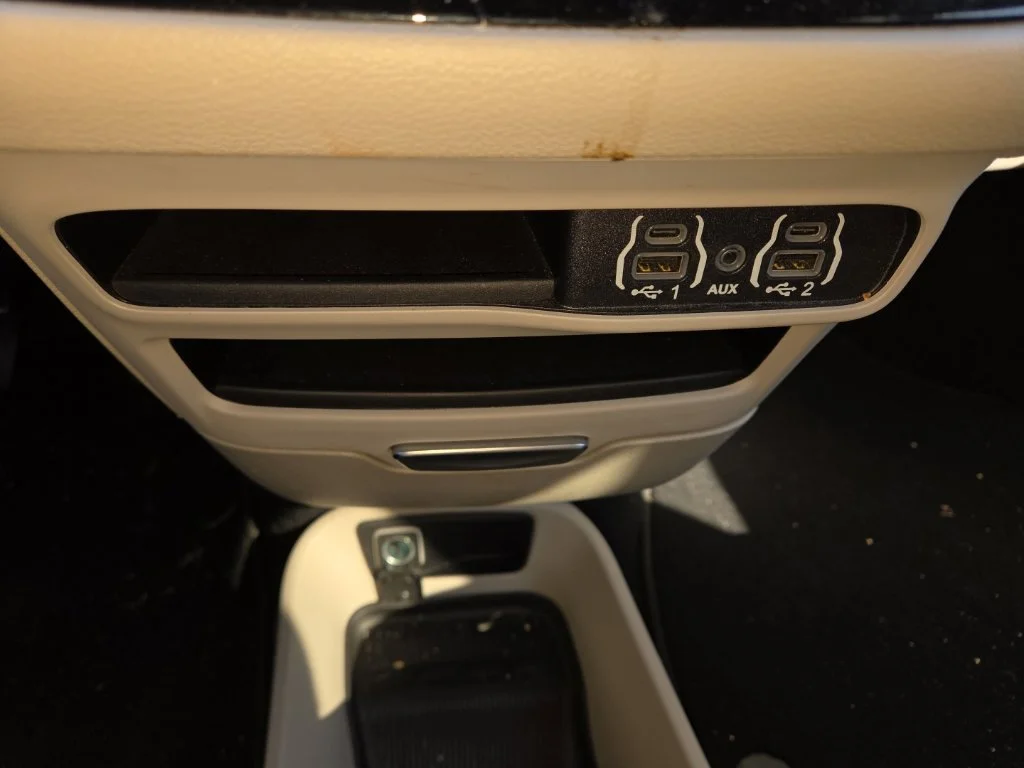 Used 2024 Black Chrysler Touring L image 21
