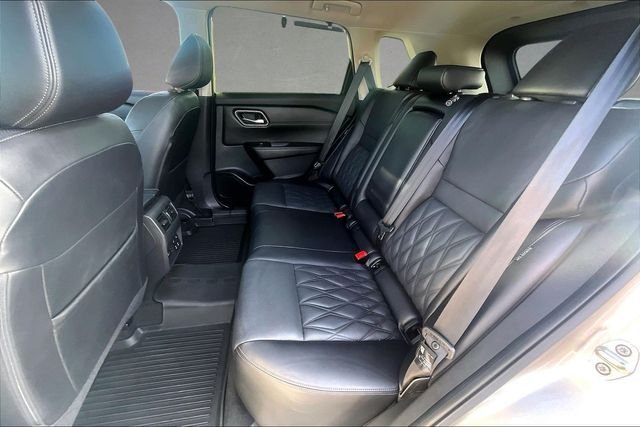 Used 2024 Gold Nissan Platinum image 23