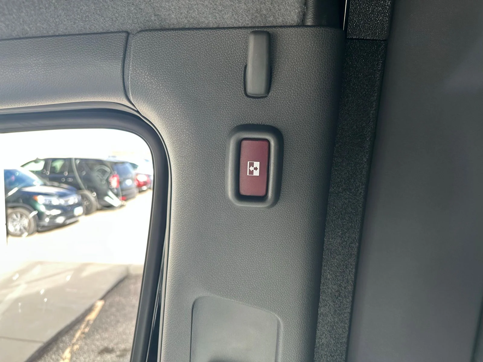 Used 2022  Mercedes-Benz 24GL 4X4 image 37