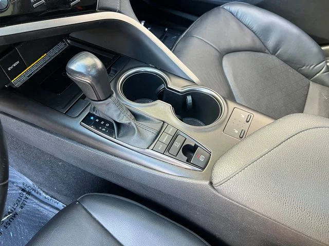 Used 2021 Wind Chill Pearl Toyota XSE V6 image 24