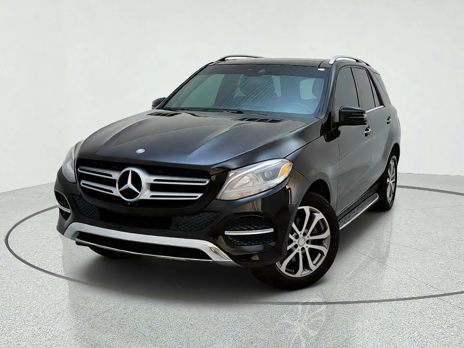 Used 2017 Black Mercedes-Benz GLE 350 image 2