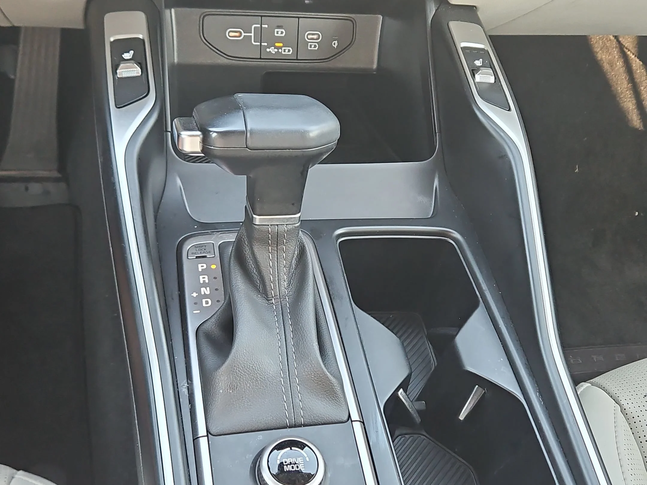 Used 2025 Wolf Gray Kia EX image 34