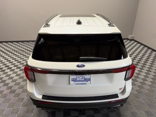 New 2026 Star White Metallic Tri-Coat Ford ST image 11