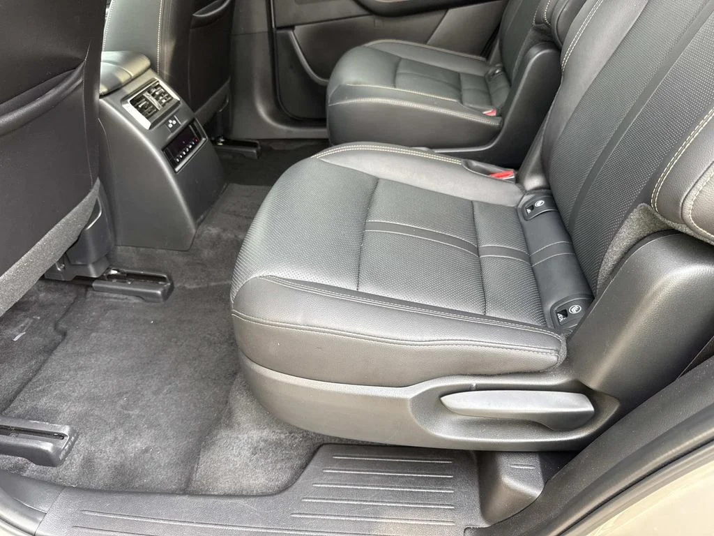Certified Used 2024 Silver Mazda 3.3 Turbo Premium image 20